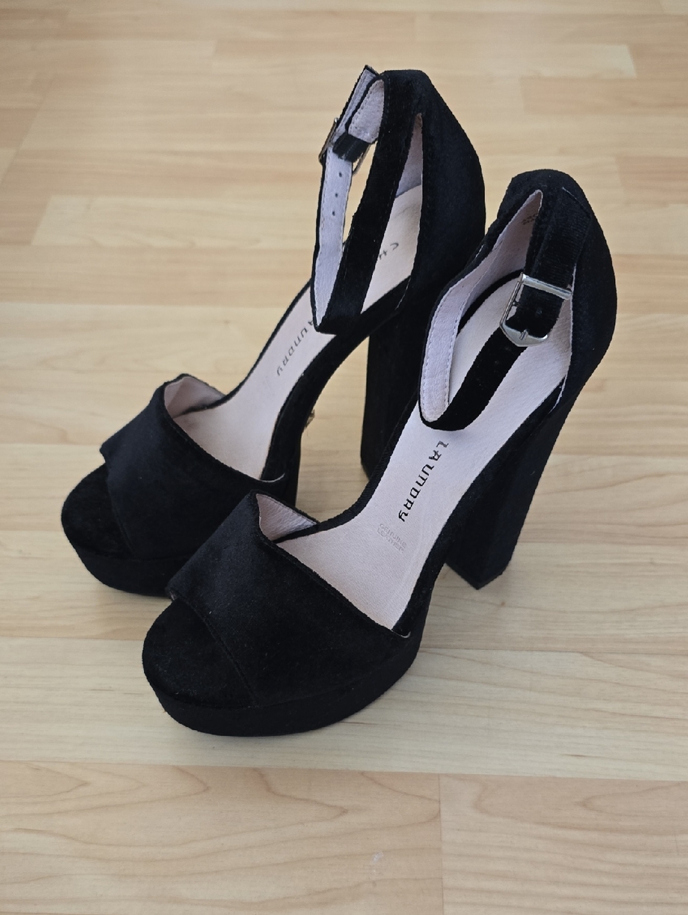 Chinese Laundry Black Velvet Platform Ankle-Strap Block High Heels Size 7.5